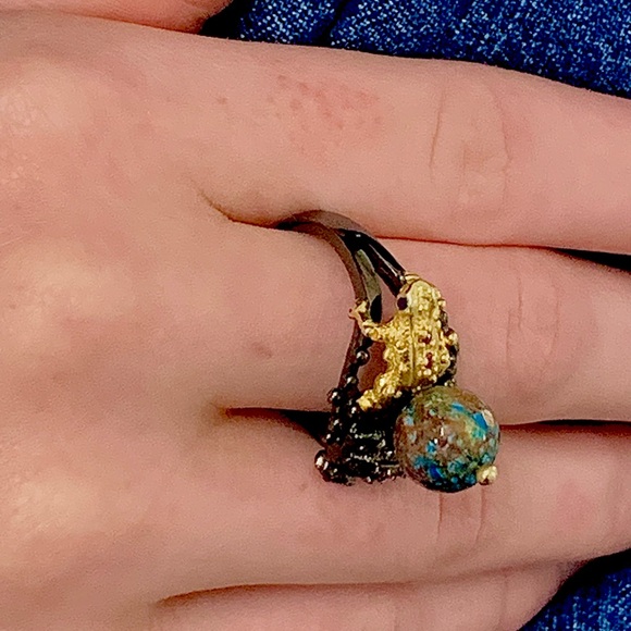 Boulder Azurite & Ruby Frog Ring - Picture 9 of 9